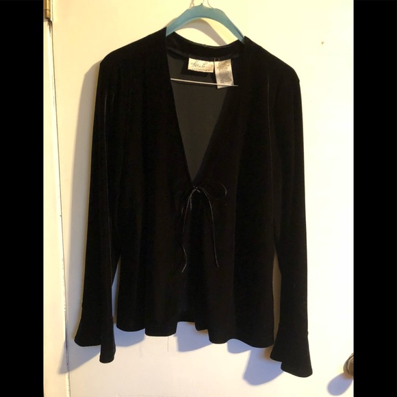 Top - Picture 2 of 4